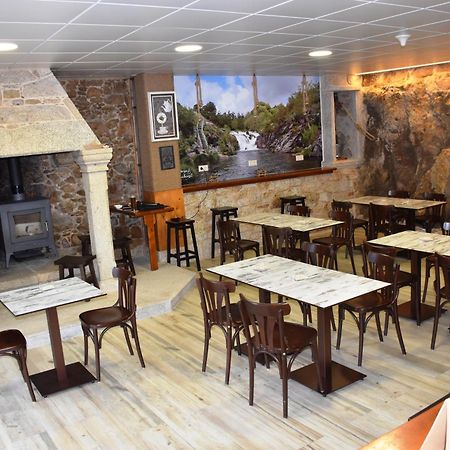 O Cabanel Albergue-Bar Villastose Eksteriør bilde